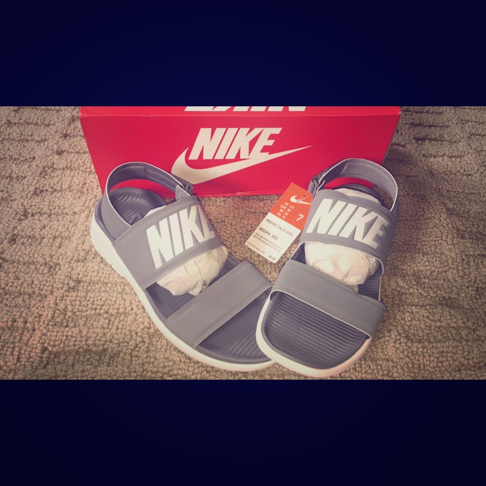 NIKE TANJUN SANDALS